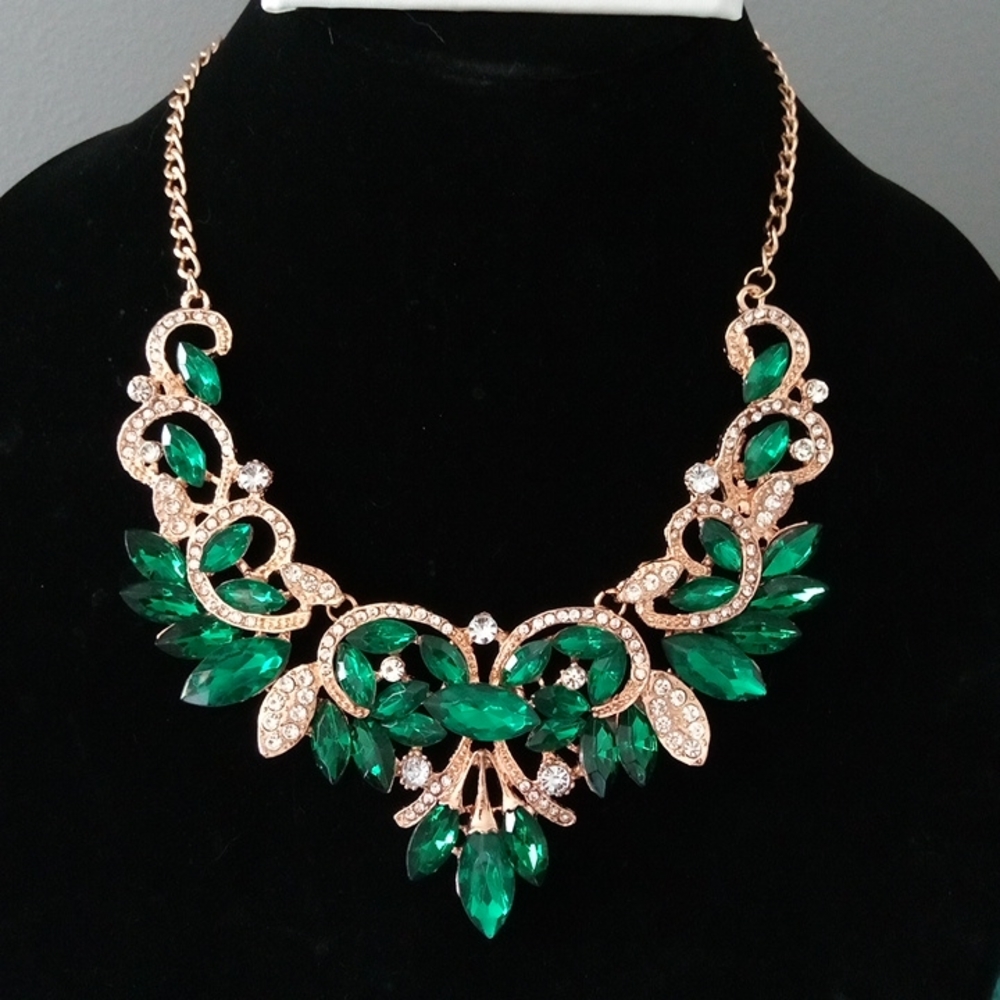 Jade Green Rhinestone Set - Picture 3 of 5